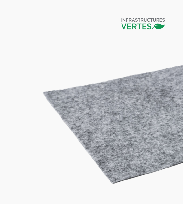 Géotextile TX‑90 3,81 m × 150 m Soleno photographié sur fond blanc montrant la texture non tissée